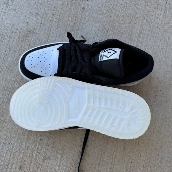 Air Jordan 1 Low SE - Picture 9 of 9